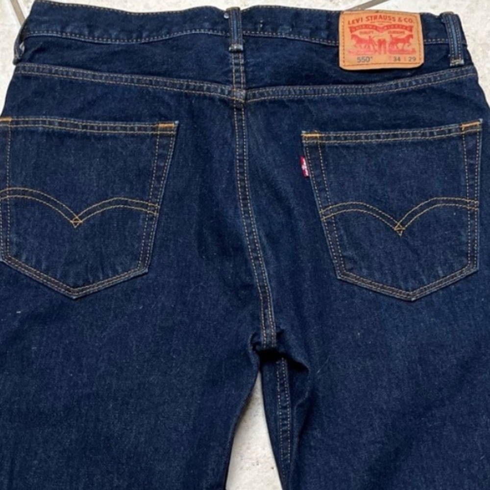 LEVI STRAUSS & CO. Men’s 550™ 34 x 29 Bermudas